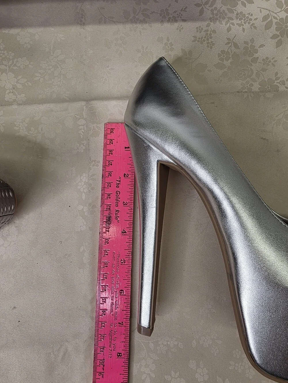 SHOE REPUBLIC LA Venerable Silver Platform Pump Heel Rhinestone Toe 7.5